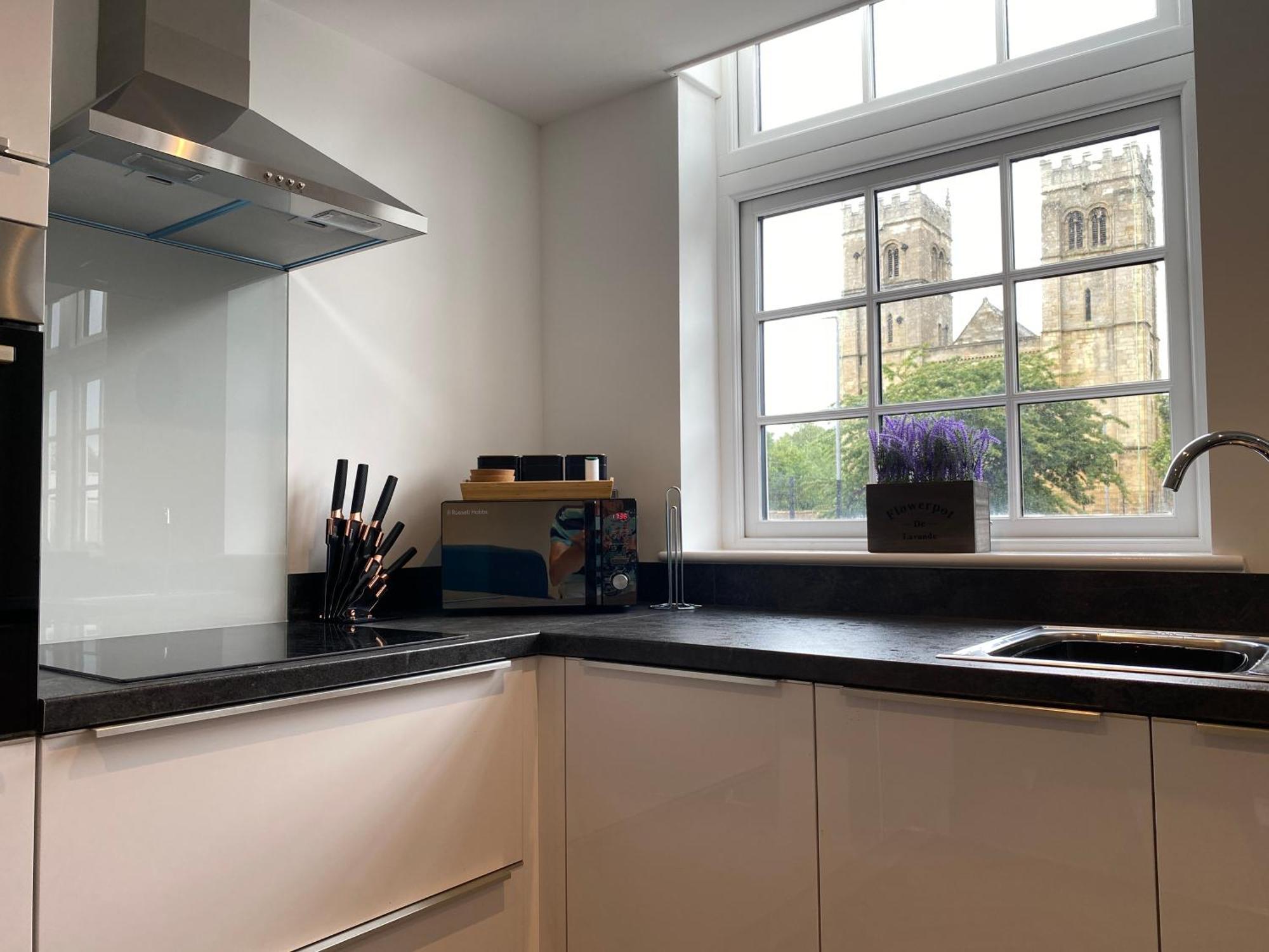 Stylish & Contemporary 2-Bed Townhouse - Parking - Wi-Fi - Netflix Apartment Worksop Exterior photo