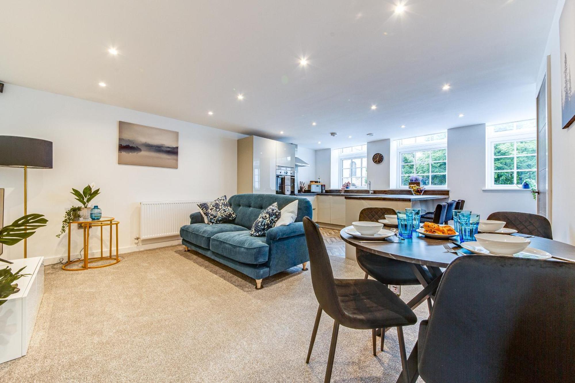 Stylish & Contemporary 2-Bed Townhouse - Parking - Wi-Fi - Netflix Apartment Worksop Exterior photo