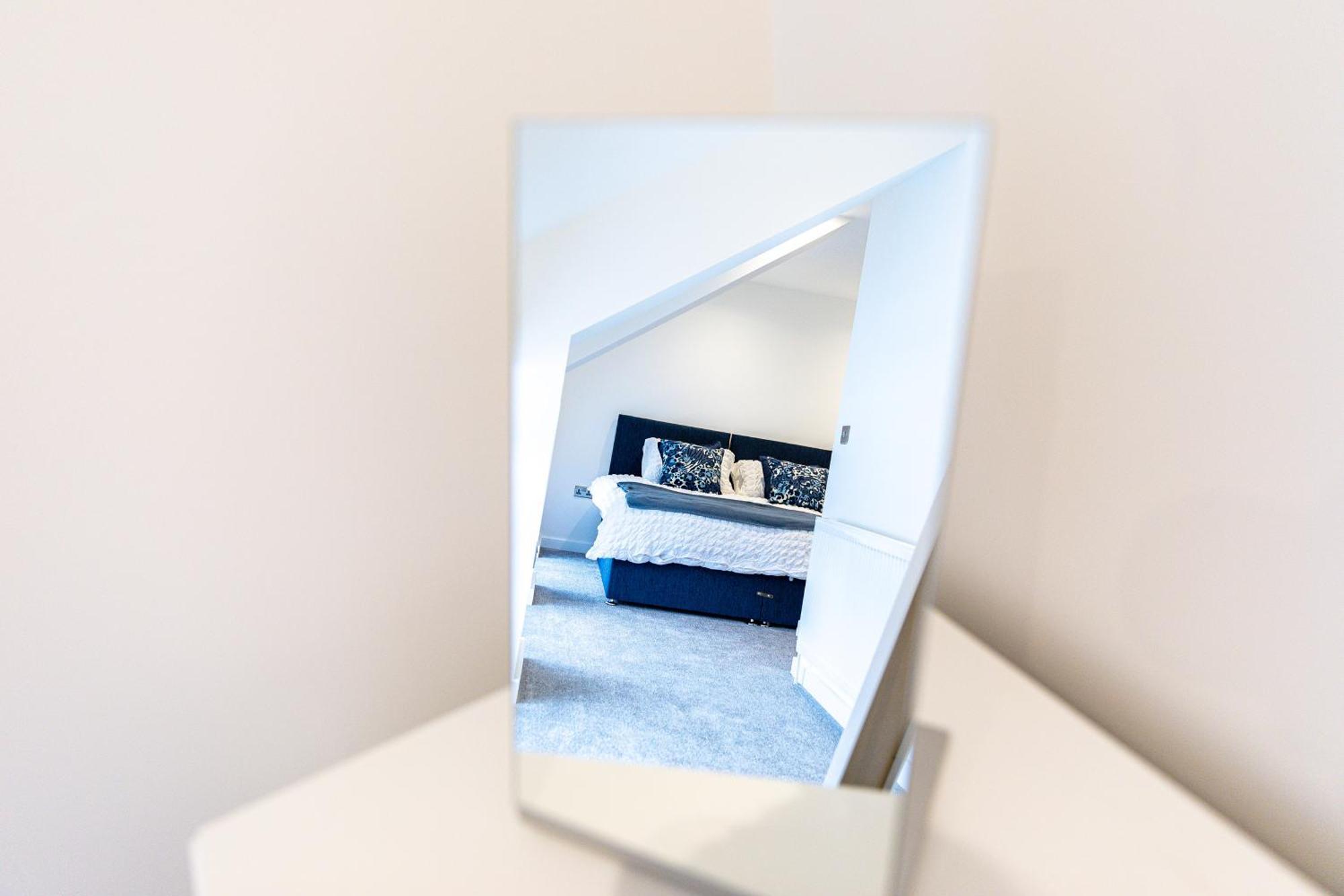 Stylish & Contemporary 2-Bed Townhouse - Parking - Wi-Fi - Netflix Apartment Worksop Exterior photo