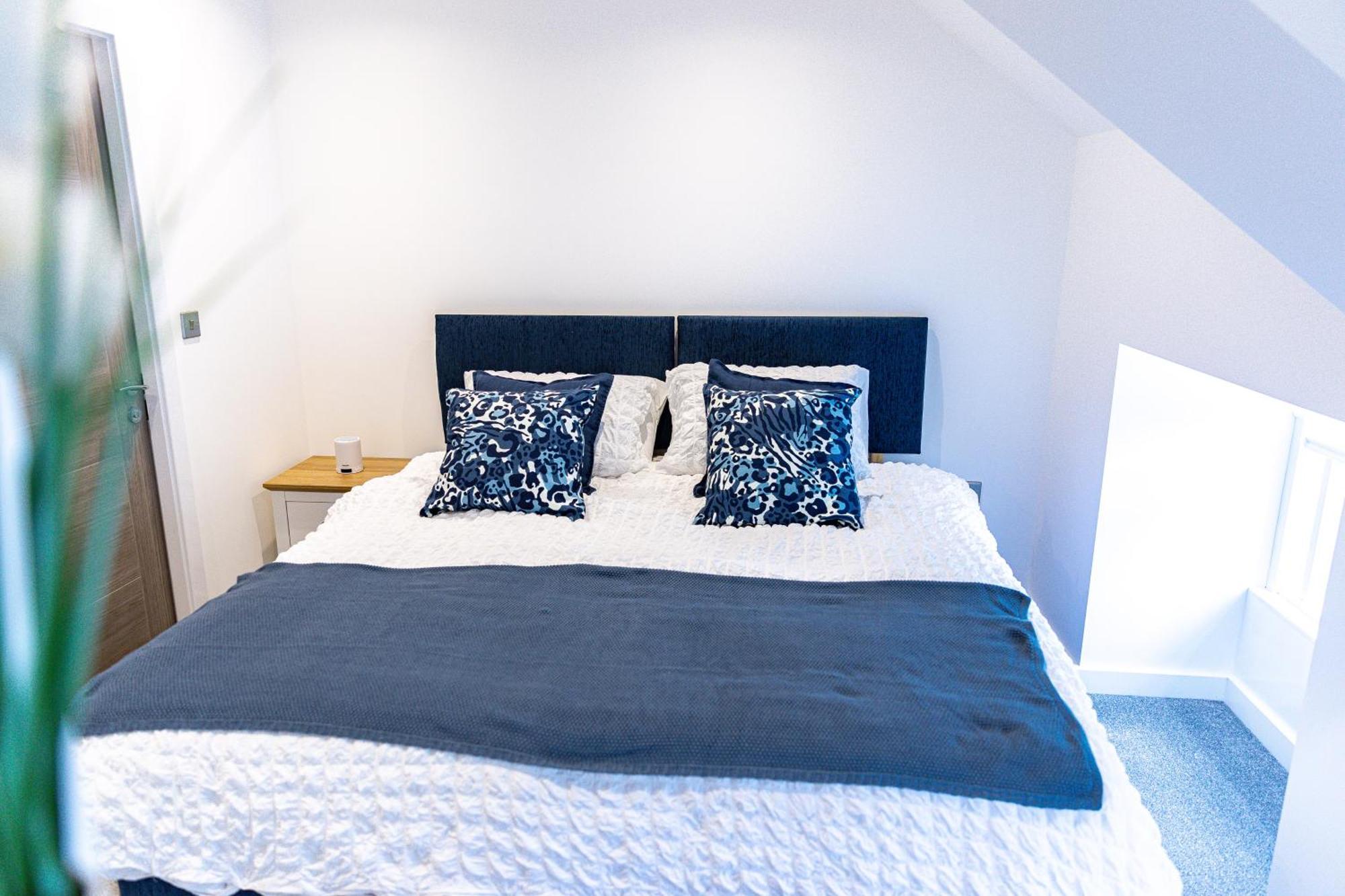 Stylish & Contemporary 2-Bed Townhouse - Parking - Wi-Fi - Netflix Apartment Worksop Exterior photo